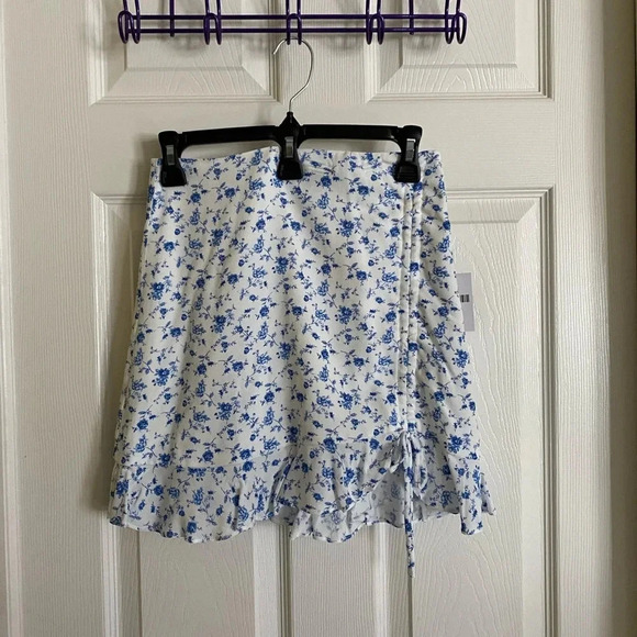 Forever 21 Skirt - Picture 2 of 7